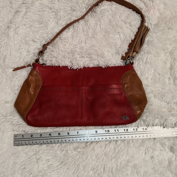 The Sak Y2K Red and Tan Leather Shoulder Bag - Picture 5 of 9